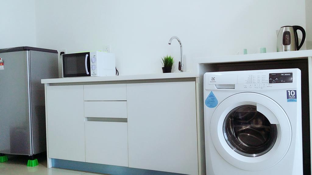 Miko'S Studio At Trefoil Setia Alam Apartment Bagian luar foto
